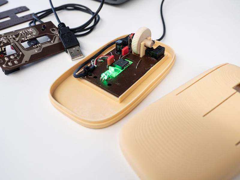 Kompostierbare Computermaus: Materialforschung macht Elektronik nachhaltig
